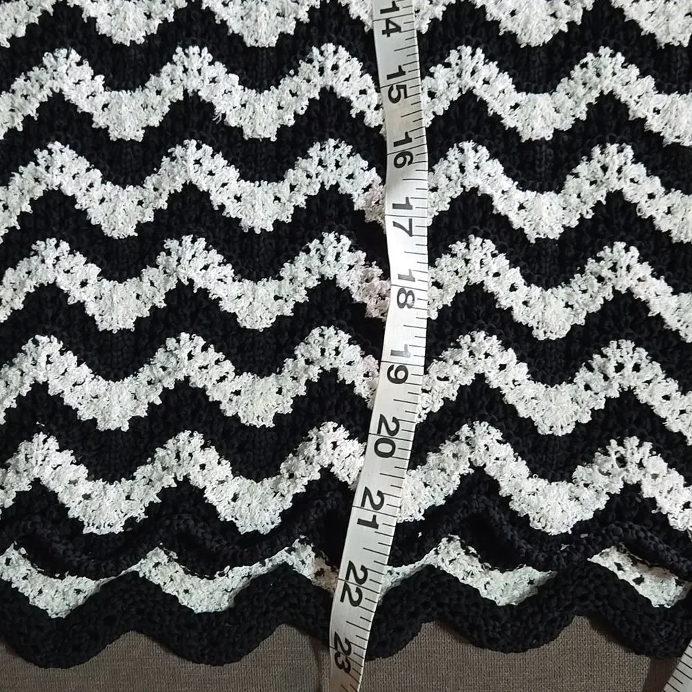 Ava & Viv Black and White Chevron Knit A-Line Skirt